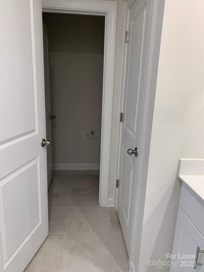 Building Photo - 2348 Belterra Dr