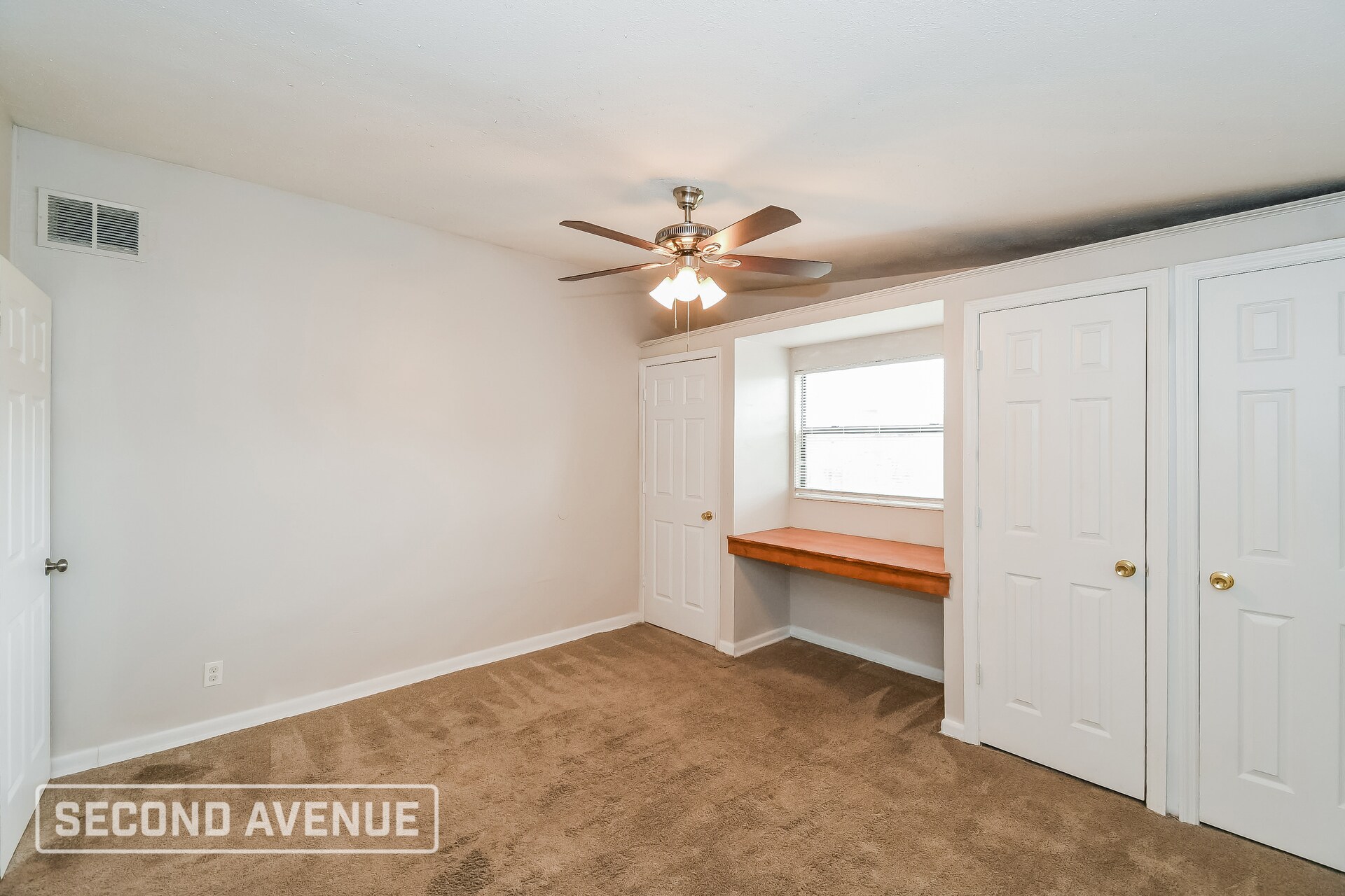 Building Photo - 285 Renne Dr N