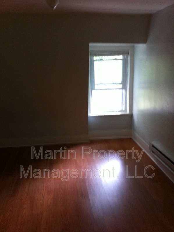Building Photo - 9 Guinan St
