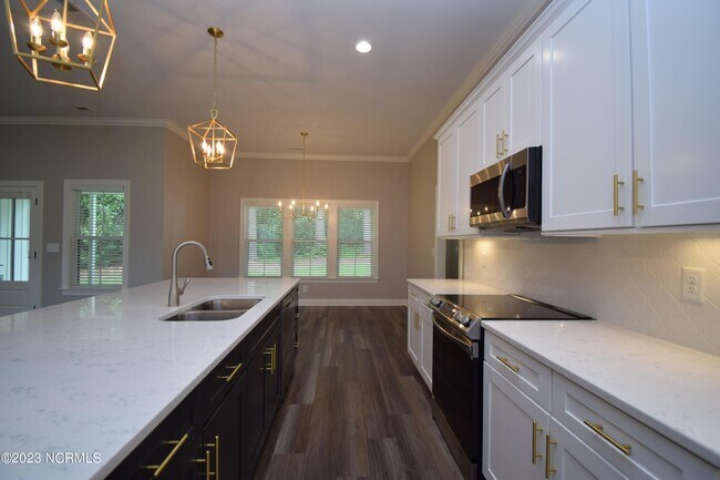 Building Photo - 4274 Pinehurst Ct