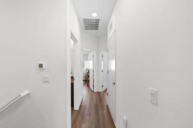 Building Photo - 5485 Seacliff Pl