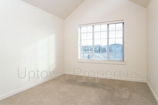 Building Photo - 7894 NE Miriam Way