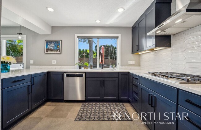 Building Photo - Beautifully Updated Contemporary Home in t...
