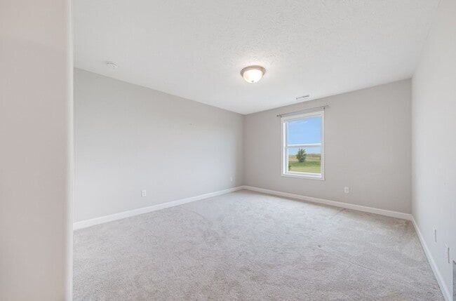 Building Photo - 4 Bed, 4 Bath House on Legends Golf Course