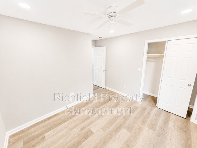 Building Photo - 2511 Columbia Ave