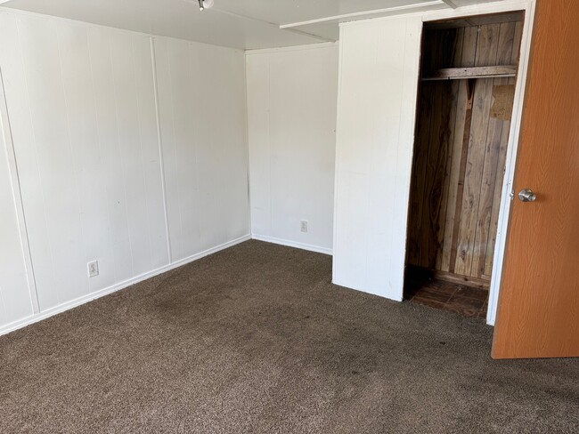 Building Photo - 5554 Lake Buffum Rd