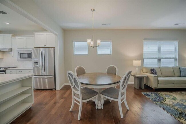 Building Photo - 5905 Deerbrook Ct