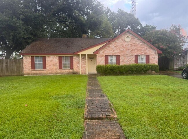 Primary Photo - 21326 4 Oaks Dr
