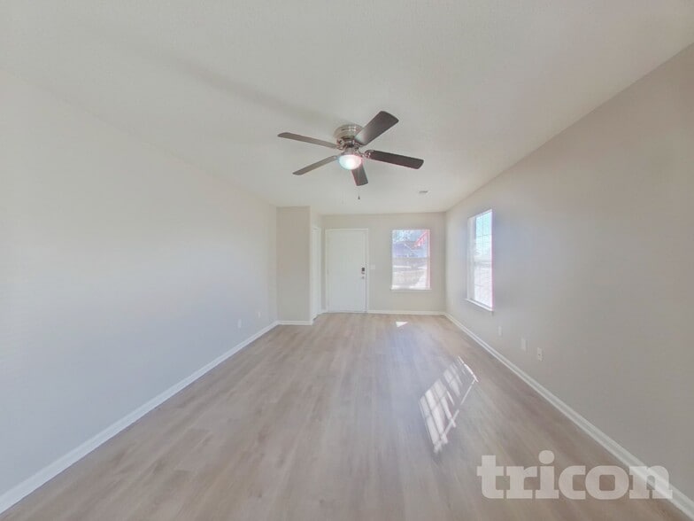 Building Photo - 3 Glen Knoll Ct