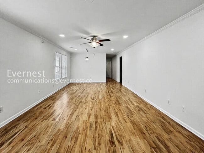 Building Photo - 1065 Fair St SW