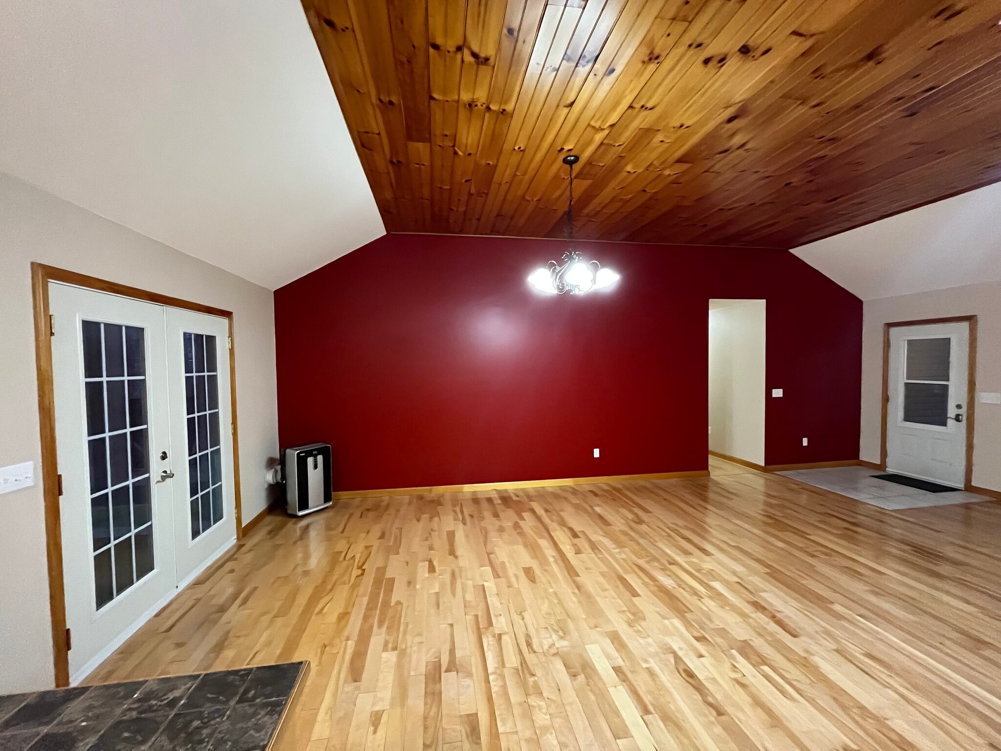 Living Room / Kitchen Open Concept - 79 Lawrence Rd