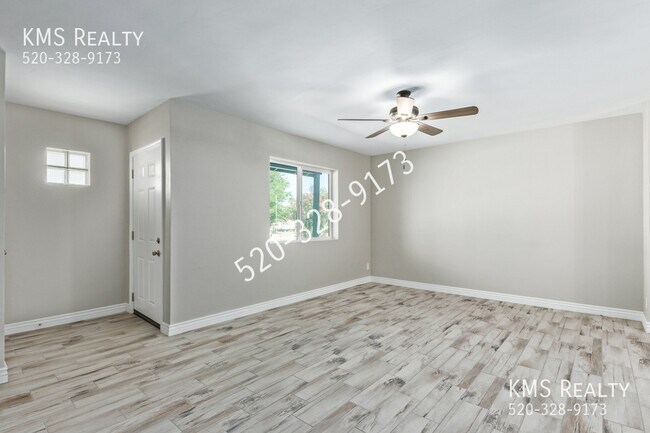 Building Photo - 901 S Belvedere Ave