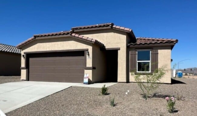 Primary Photo - 3393 N Yavapai St