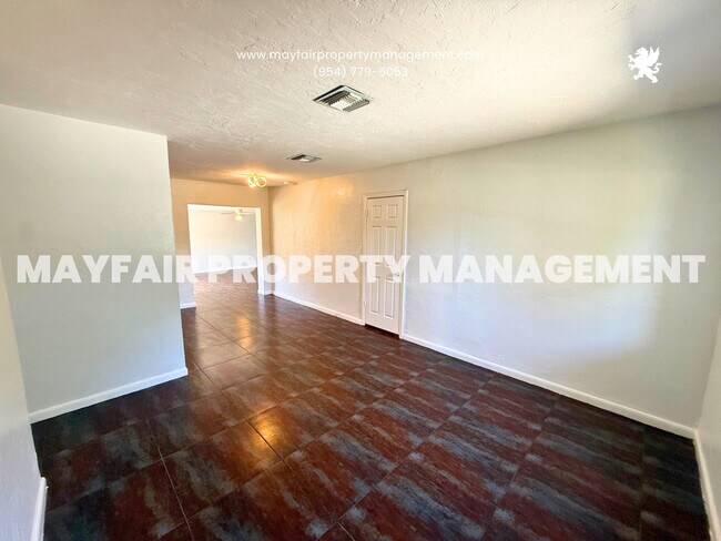 Building Photo - 1642 NW 13th Ct