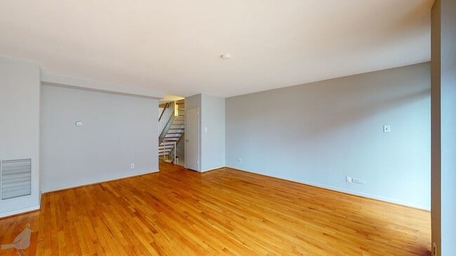 Building Photo - 226 M St SW