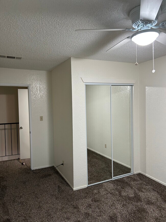 Building Photo - 2480 Wilson Ave