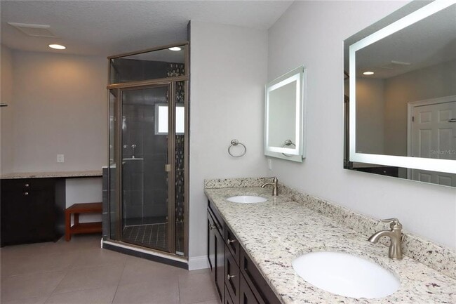 Building Photo - 3617 Bay Heights Way