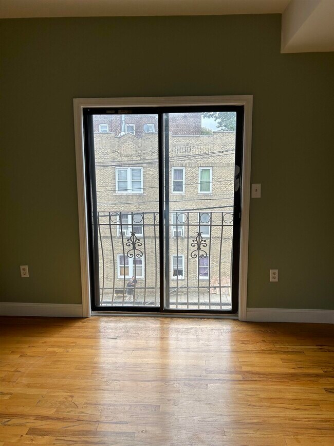 Building Photo - 227 Liberty Ave