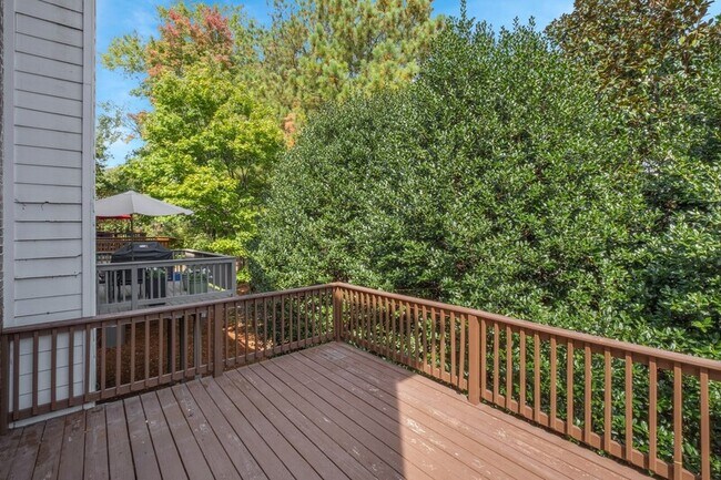 Building Photo - 1240 Dunwoody Cove