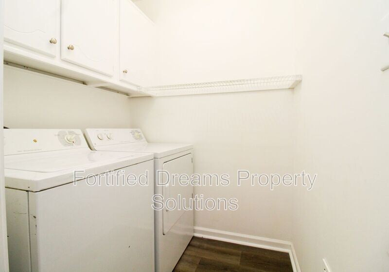 Building Photo - 310 Bridford Downs Dr