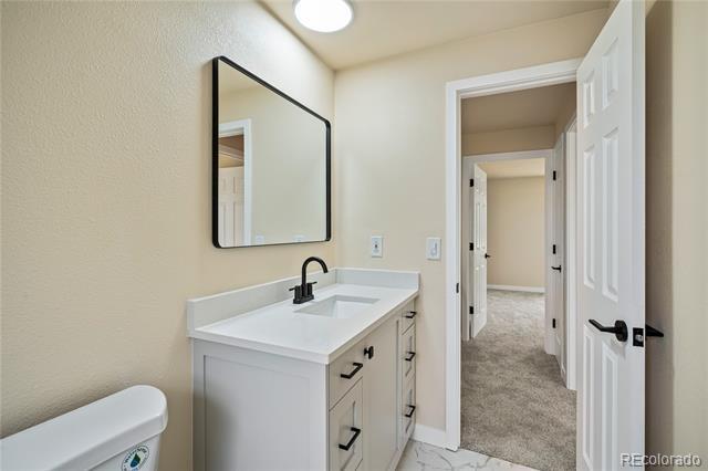 Building Photo - 5599 W Maplewood Pl