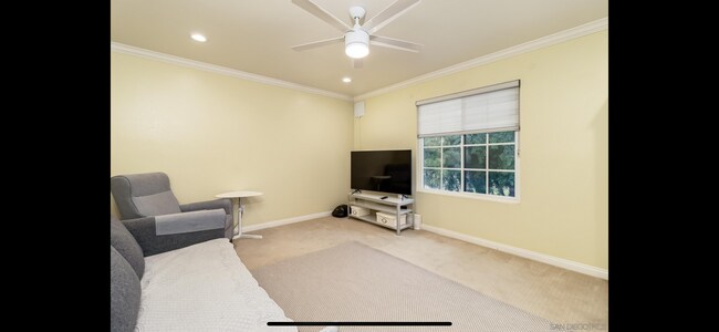 Building Photo - 15094 Avenida Venusto