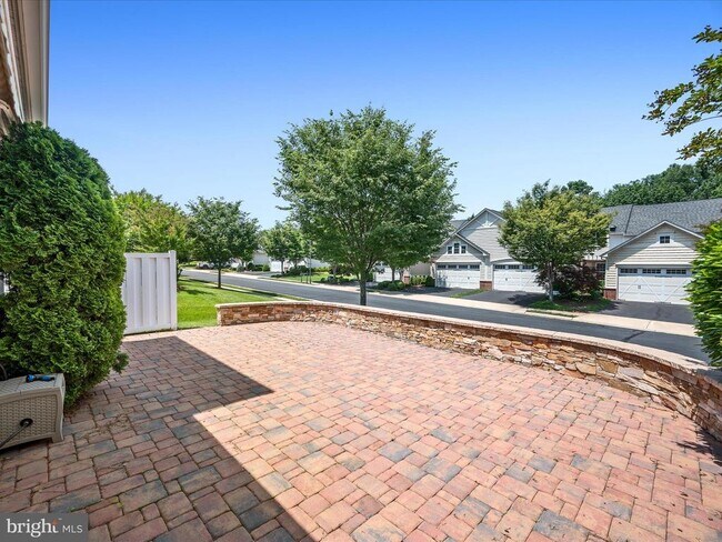 Building Photo - 44322 Stableford Square
