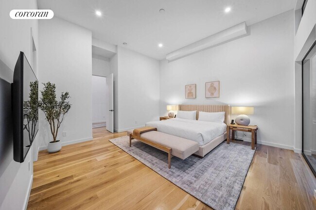 Building Photo - 21 S Edin St