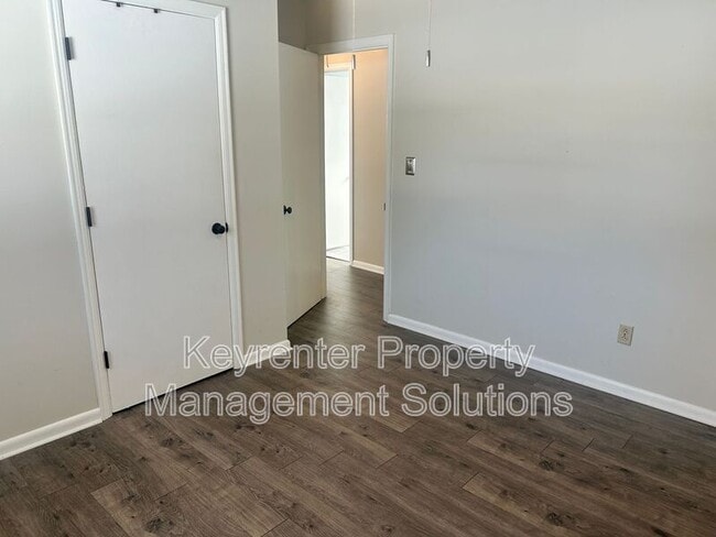 Building Photo - 266 Crawford Dr