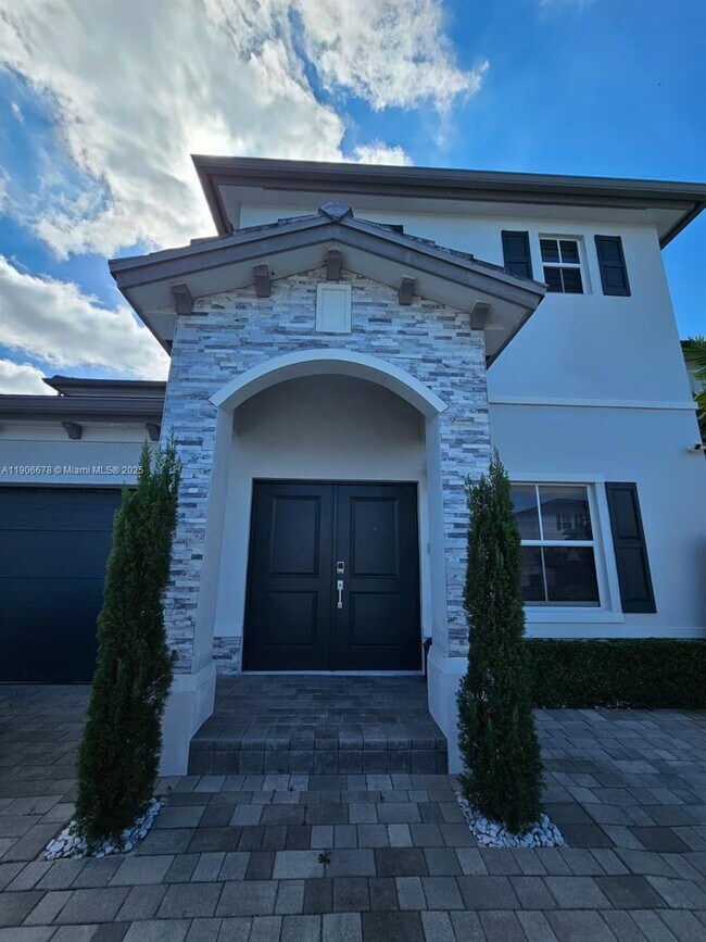 Primary Photo - 12736 SW 215th Terrace