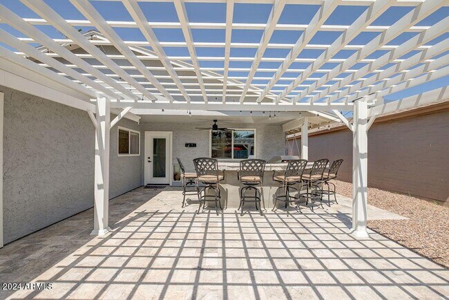 Building Photo - 917 N 87th Pl