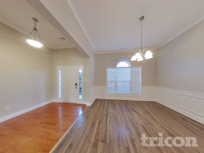 Building Photo - 1801 Fawn Ct