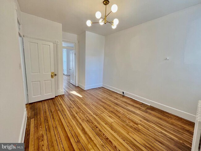 Building Photo - 1113 I St NE