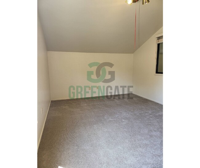 Building Photo - 2428 Woodvale Dr