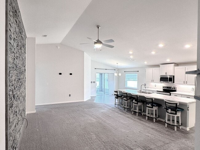 Building Photo - Beautiful 4-BR, 2-BA “Budget Friendly”– So...