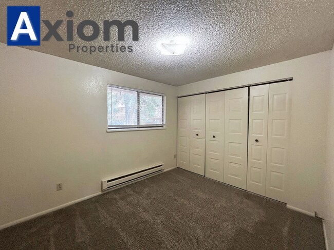 Building Photo - 2128 Marigold St