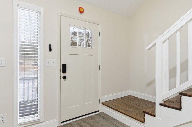 Building Photo - 6008 Champion Rd