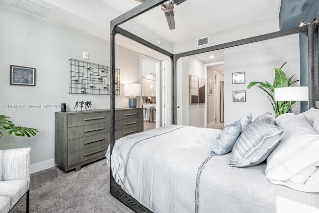 Building Photo - 9335 W Commercial Blvd