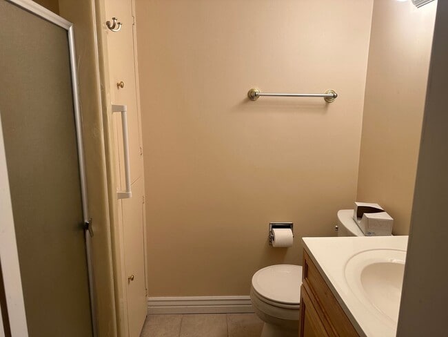 Building Photo - Spacious Millcreek Townhome with Two Living Areas, Private Deck & Community Amenities