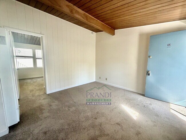 Building Photo - 25 Willow Ave