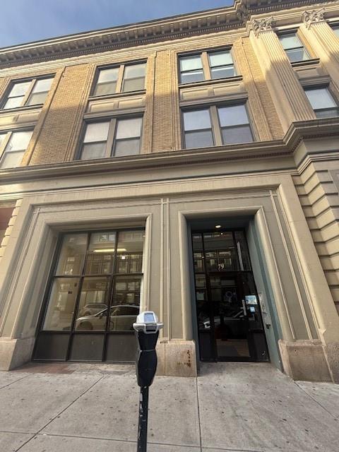 Building Photo - 81 Washington St