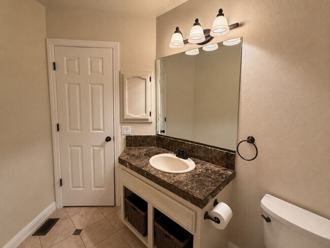 Building Photo - 742 Rambleton Dr