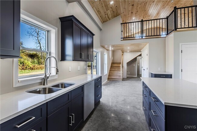 Building Photo - 118a Kirkland Ave