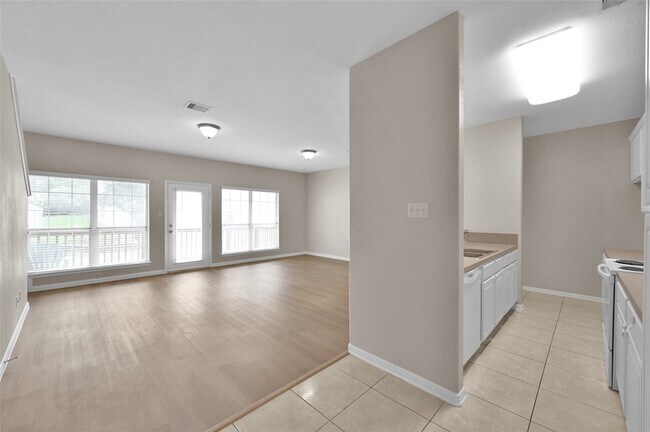 Building Photo - 180 Binnacle Ct
