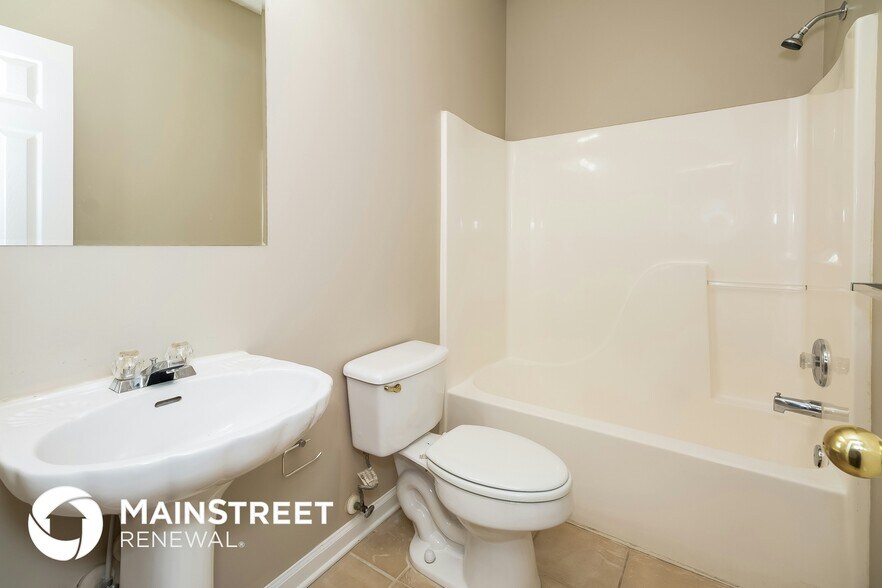 Building Photo - 8139 Green Garden Dr