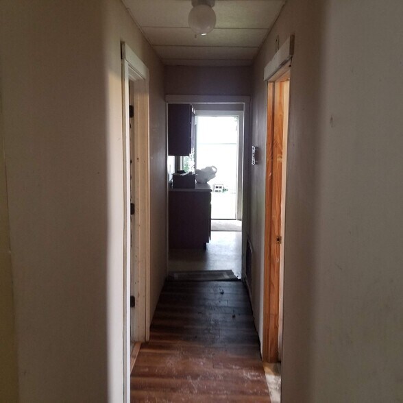 Hallway - 619 S 4th St