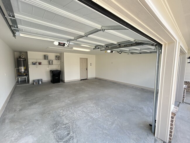 Building Photo - 9508 Dakota Dr