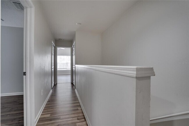 Building Photo - 2219 Snow Flake Pl