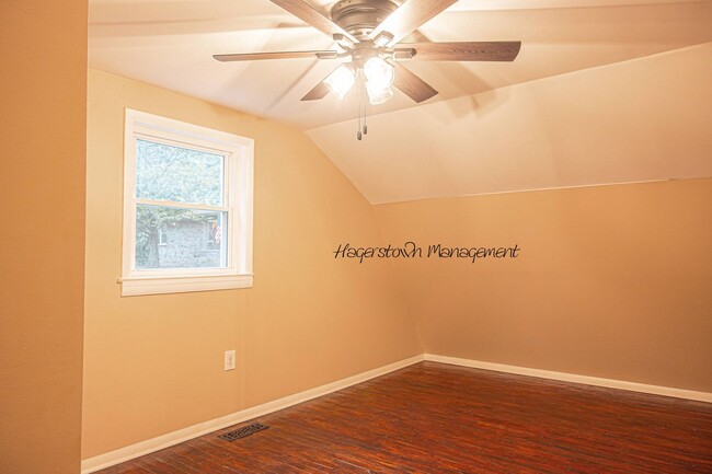 Building Photo - 3 BR Single Family Home In Country Setting