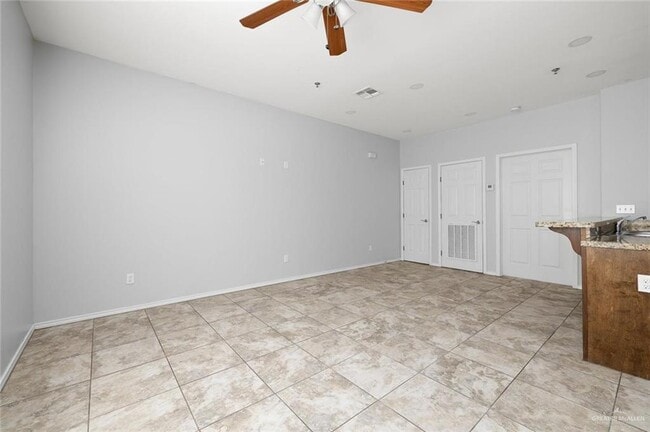 Building Photo - 5TH E St